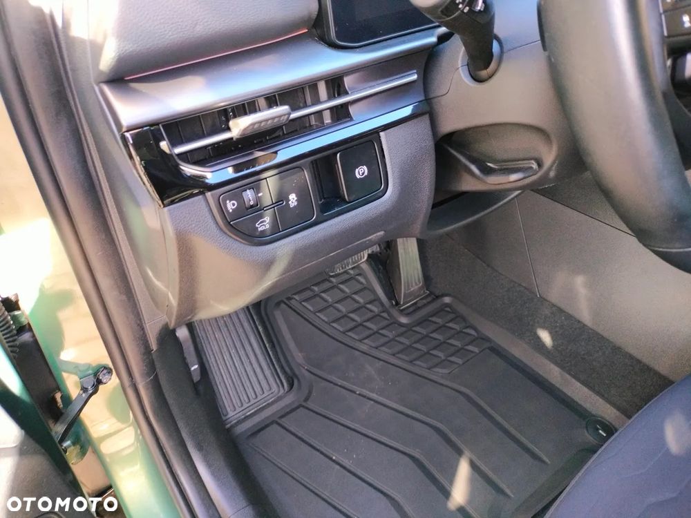 Kia Sportage 1.6 T-GDI MHEV Business Line 2WD DCT - 17