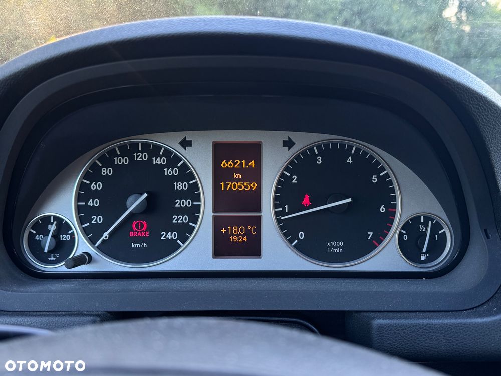 Mercedes-Benz Klasa B 180 BlueEFFICIENCY SPORT EDITION - 12