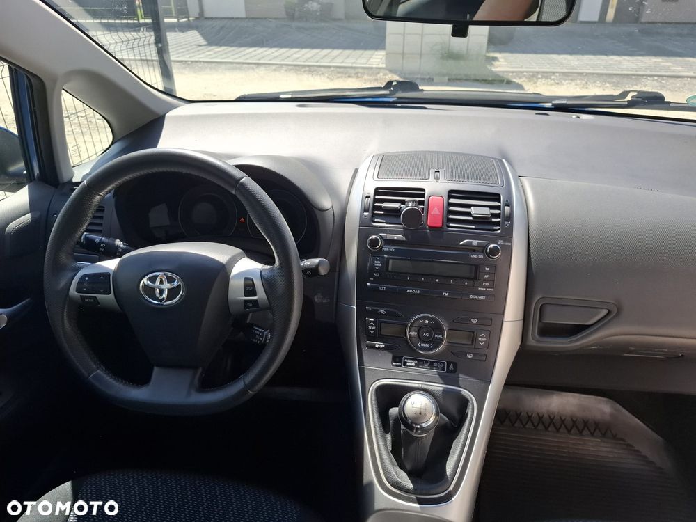 Toyota Auris 1.6 Edition - 12