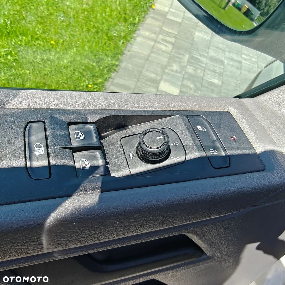 Volkswagen Transporter - 8