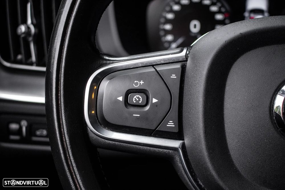 Volvo XC 60 T6 AWD Essential - 14