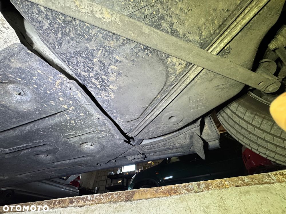 BMW Seria 3 325i - 10