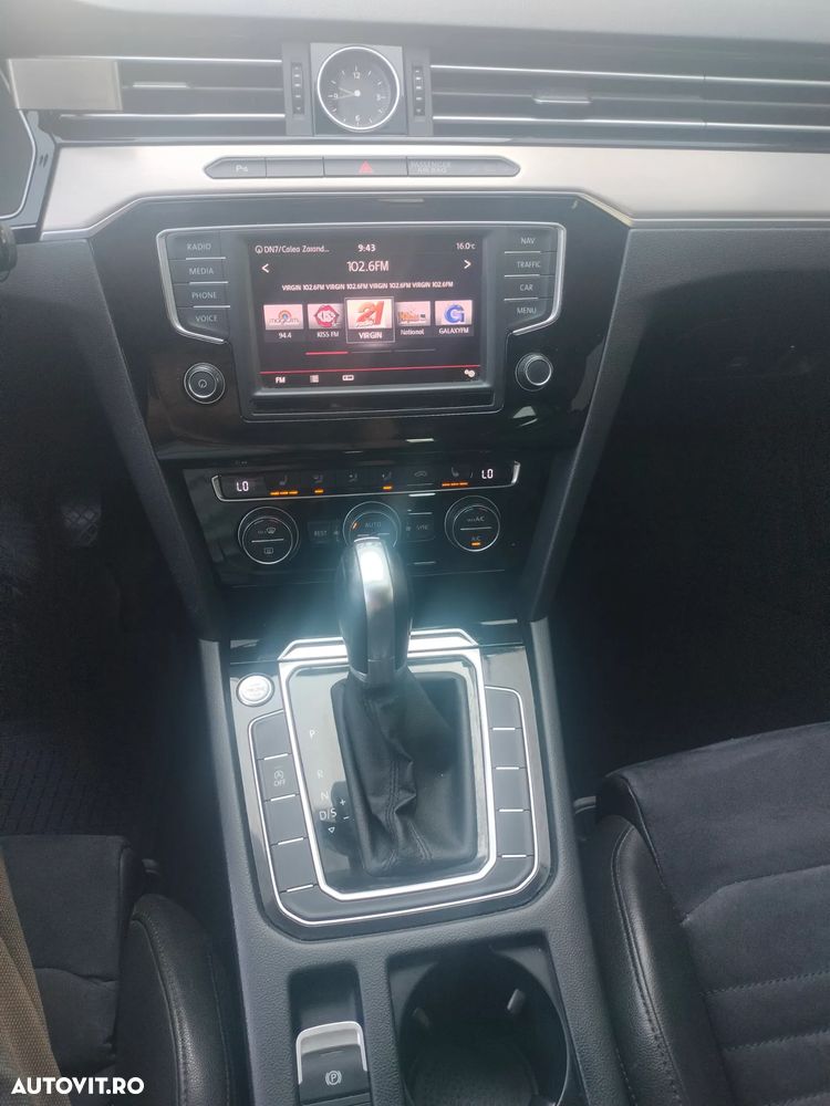 Volkswagen Passat 2.0 TDI DSG Highline - 19