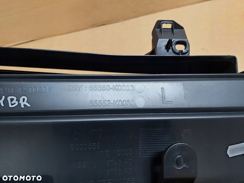 Toyota Yaris IV schowek deski 55550-K0030 - 5