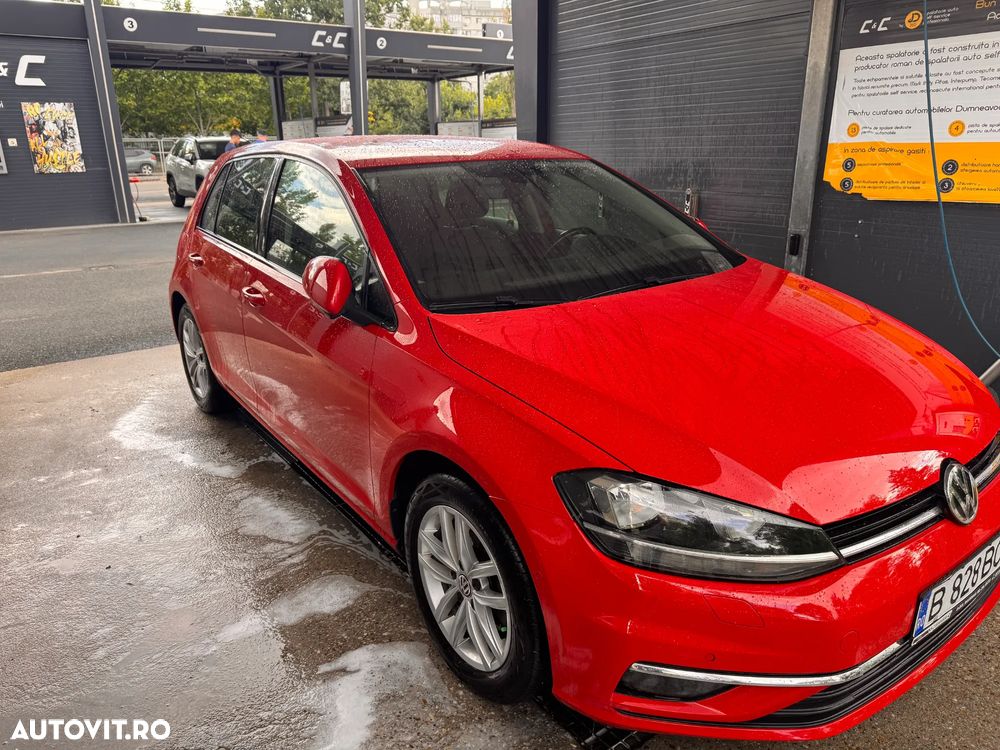 Volkswagen Golf - 1