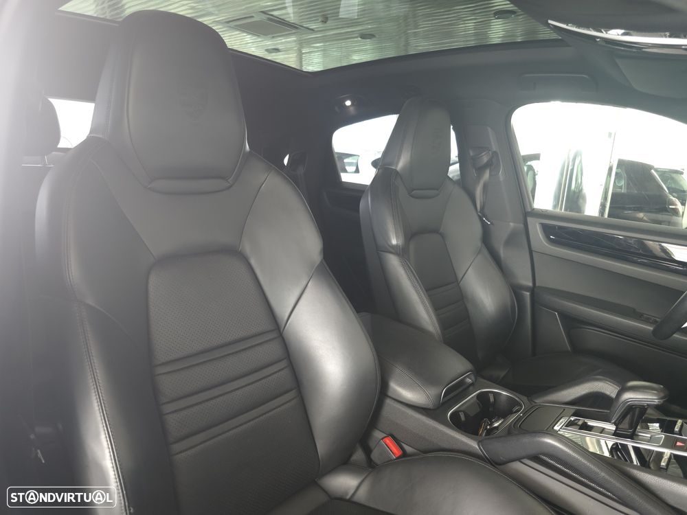 Porsche Cayenne Coupé E-Hybrid Platinum Edition - 10