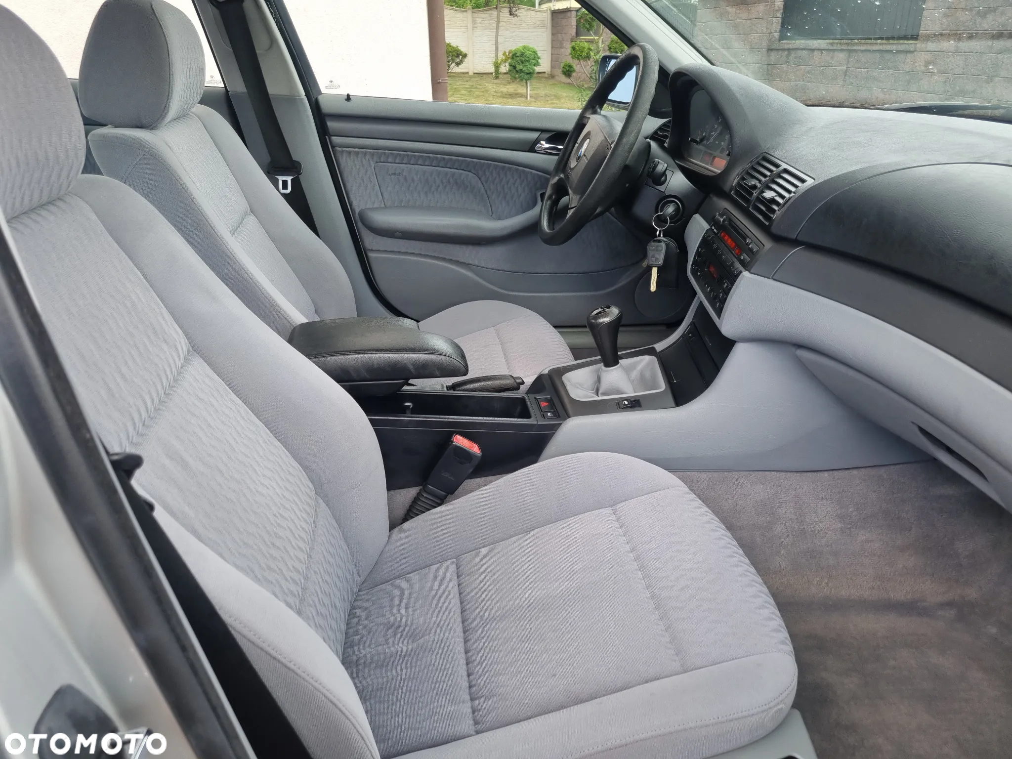 BMW Seria 3 318i - 15