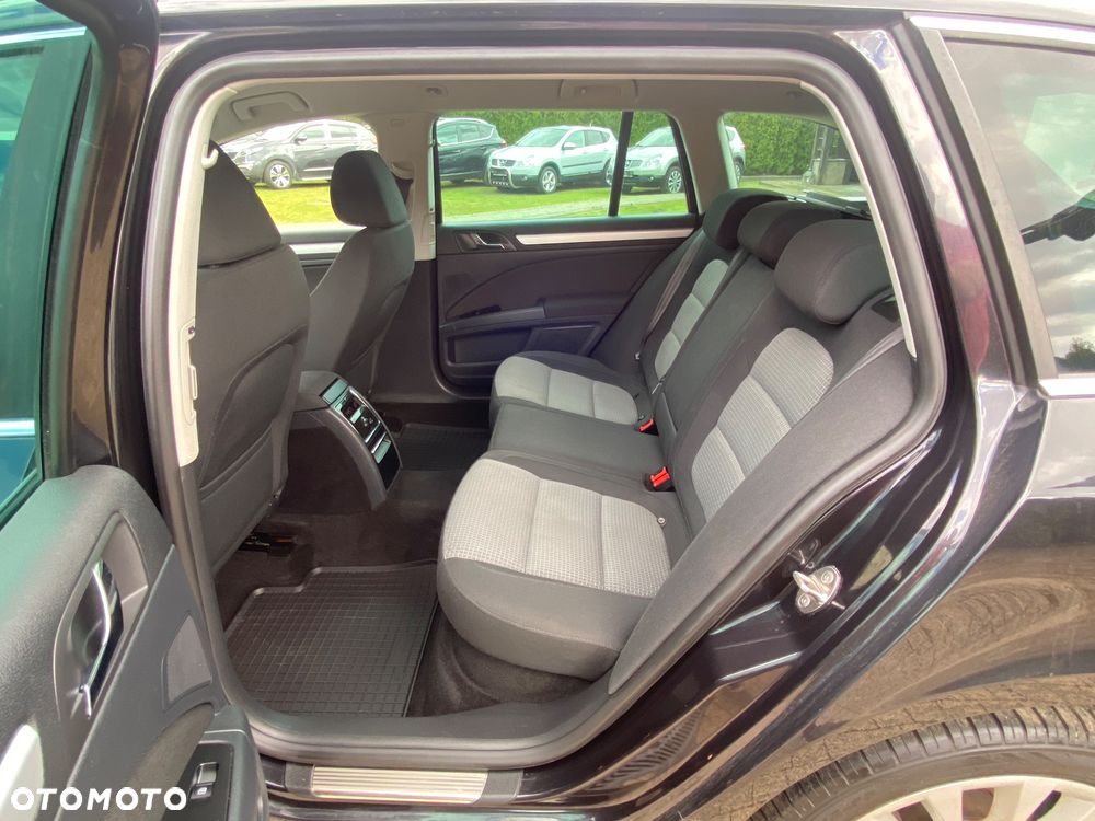 Skoda Superb 2.0 TDI DSG Exclusive - 27