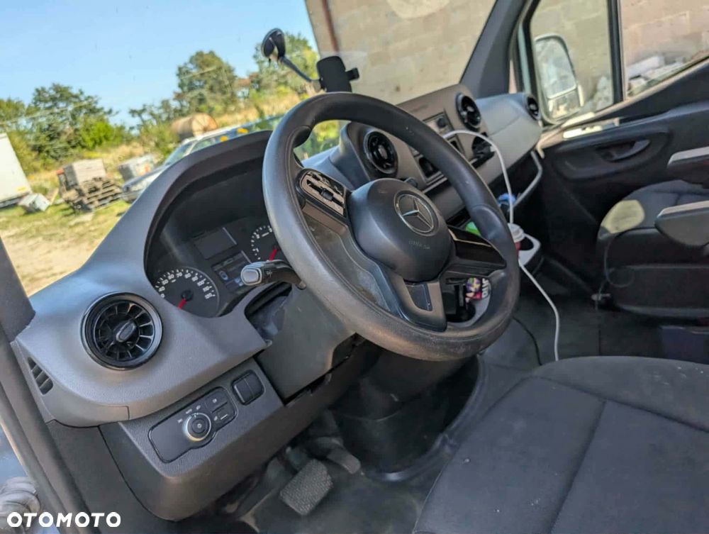 Mercedes-Benz Sprinter - 6