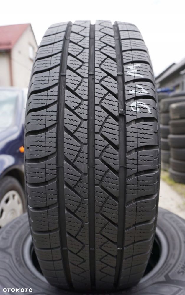 Goodyear Vector 4seasons Cargo 215/65R16C 106T W16 - 4