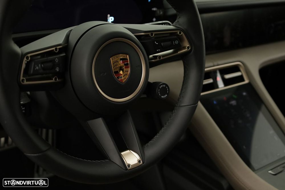Porsche Taycan Cross Turismo 4S - 12