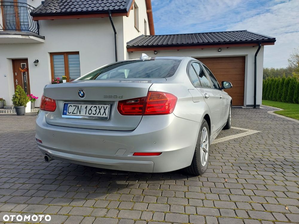 BMW 320D 2012 photo 2