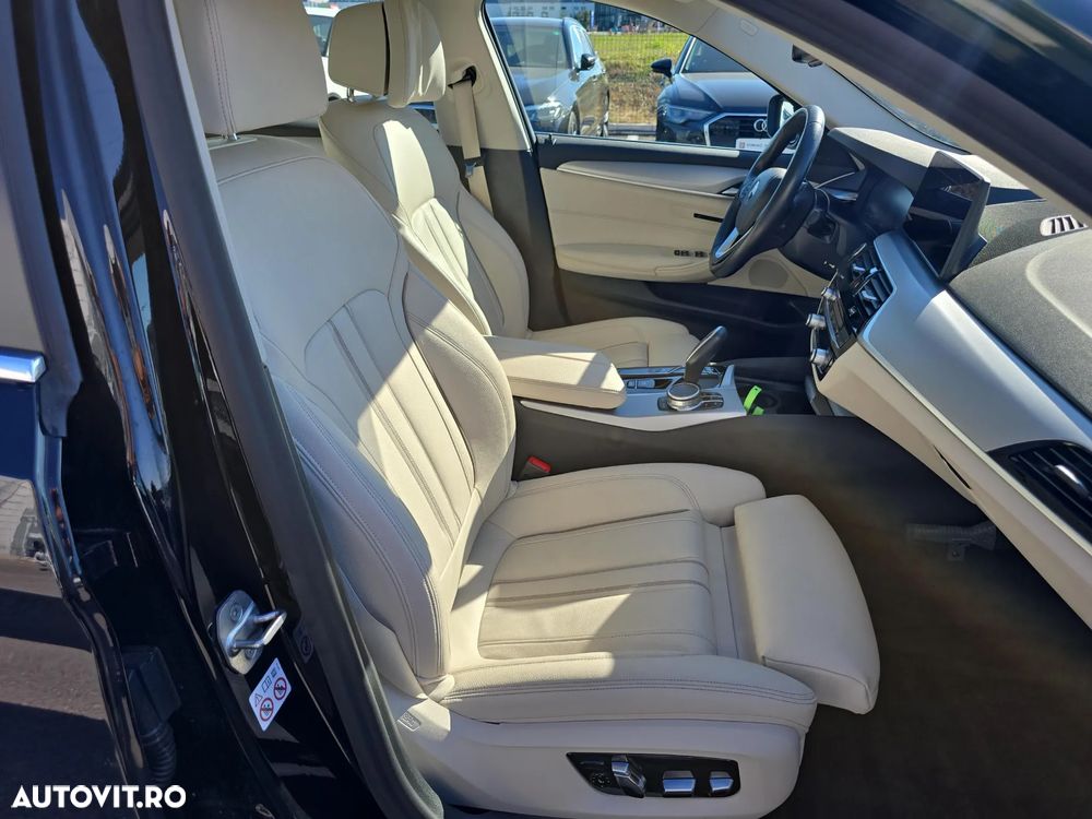 BMW Seria 5 530e xDrive AT PHEV - 31