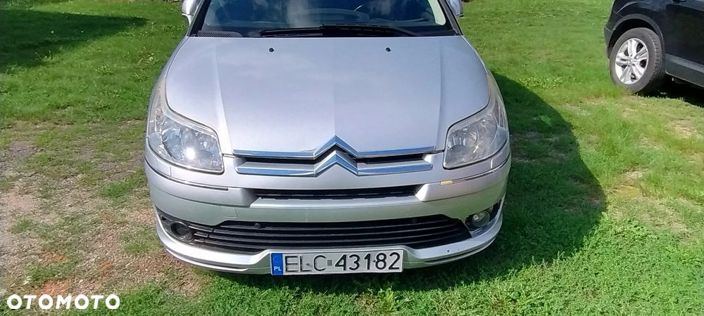 Citroën C4 2.0 16V Style - 1