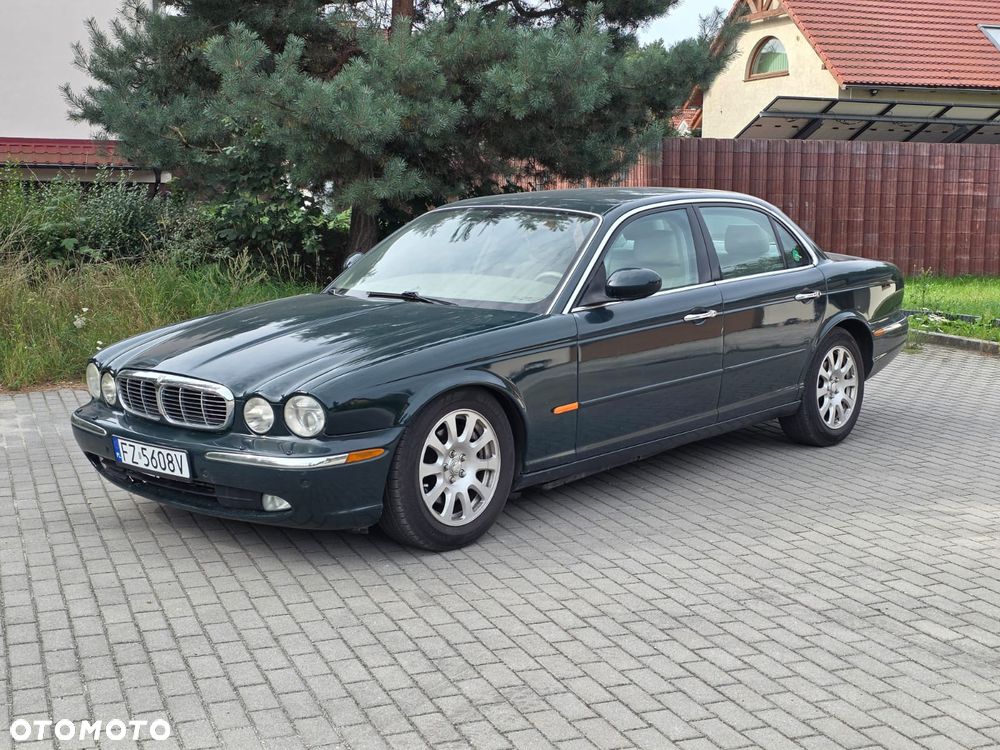 Jaguar XJ - 1