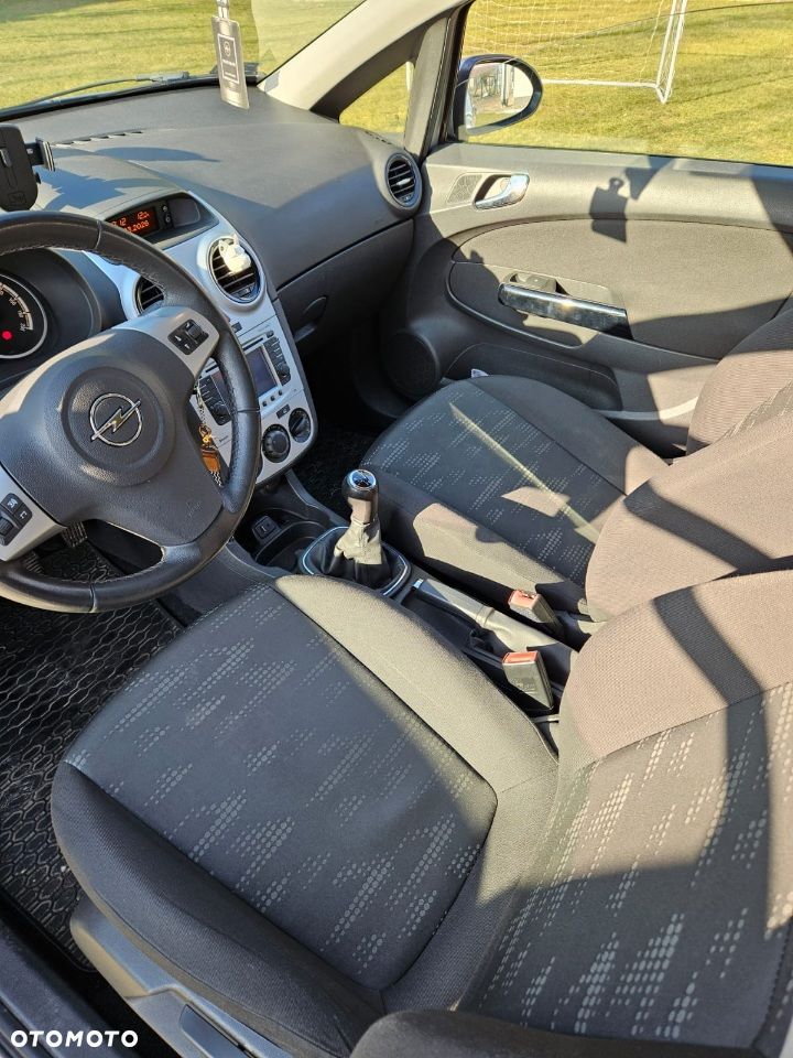 Opel Corsa 1.4 16V Enjoy - 20