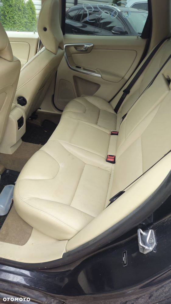 Volvo XC 60 3.2 AWD Momentum - 11