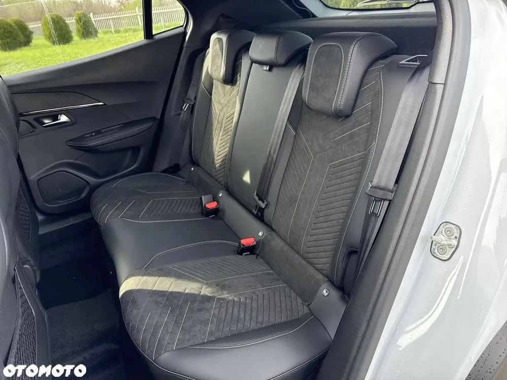 Peugeot 2008 Hybrid 145 e-DSC GT Exclusive - 16