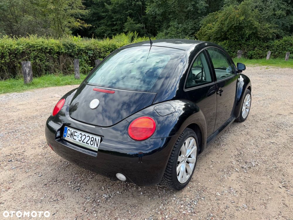 Volkswagen New Beetle - 5