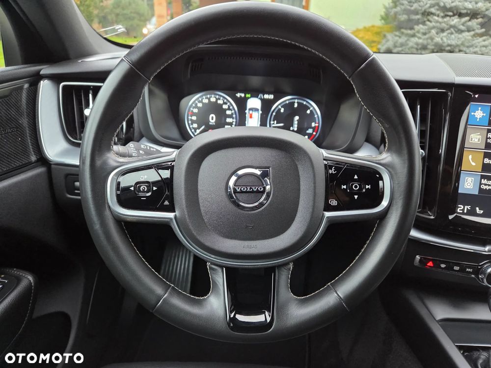 Volvo XC 60 D4 Momentum Pro - 27