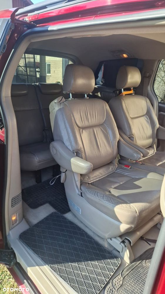 Toyota Sienna - 17
