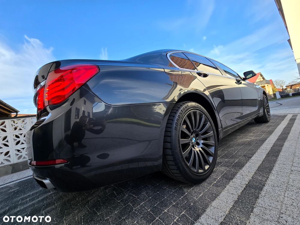BMW Seria 7 740d xDrive - 38