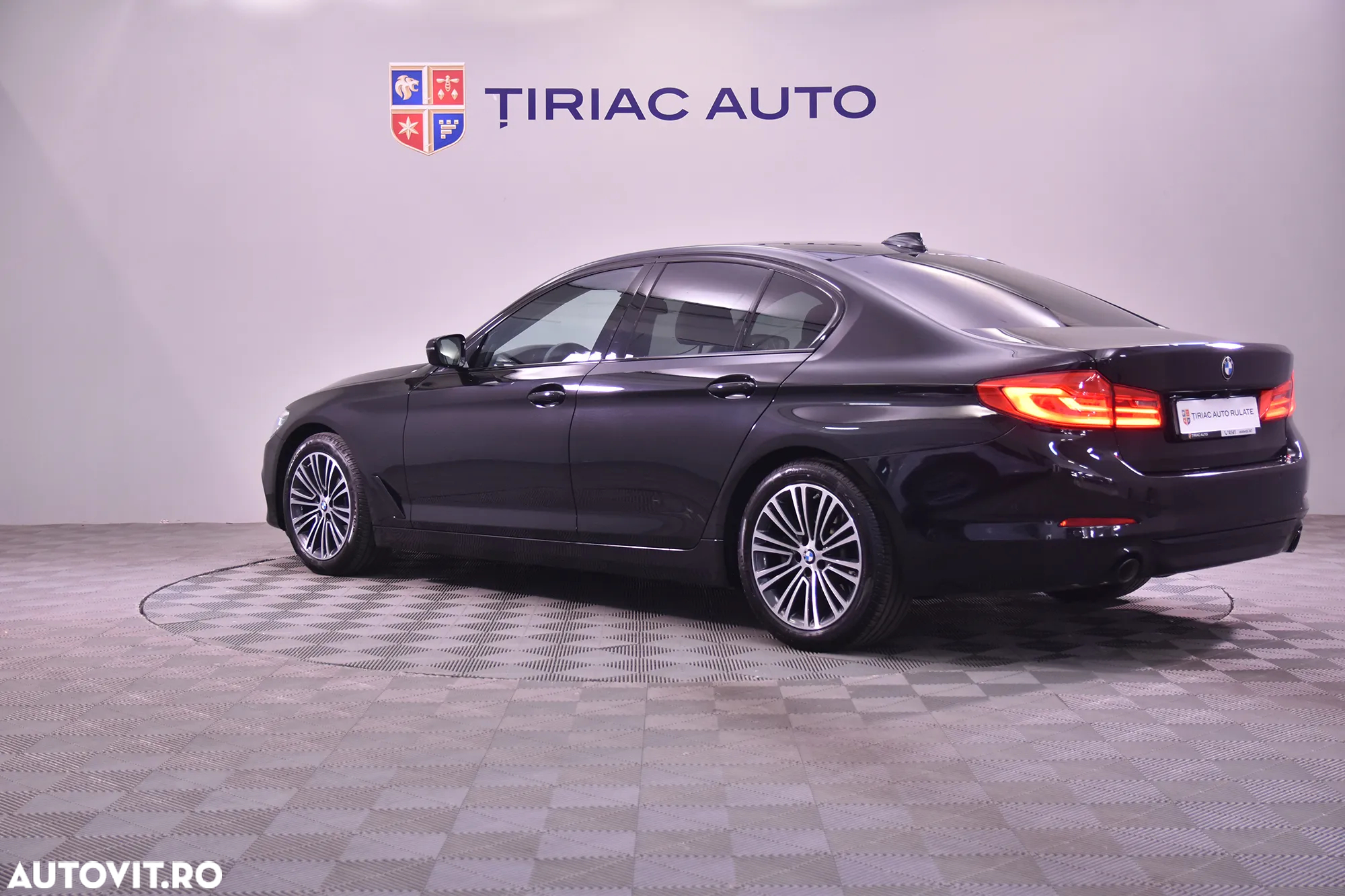BMW Seria 5 520d AT - 3
