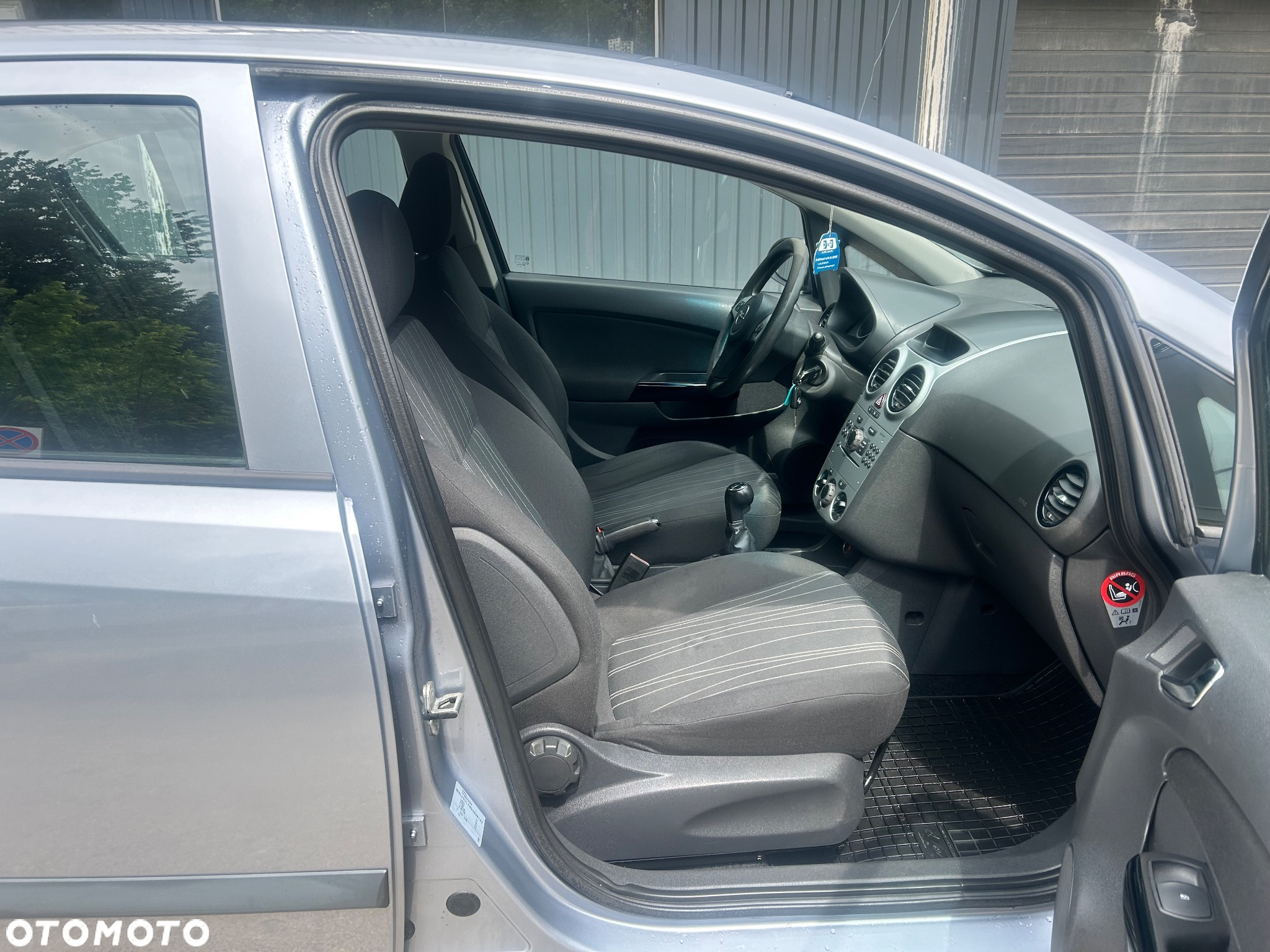Opel Corsa 1.2 16V Cosmo - 8