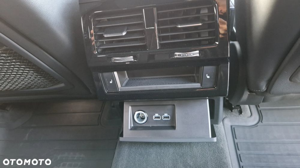 Volkswagen Touareg 3.0 V6 TDI SCR 4Mot R-Line - 29