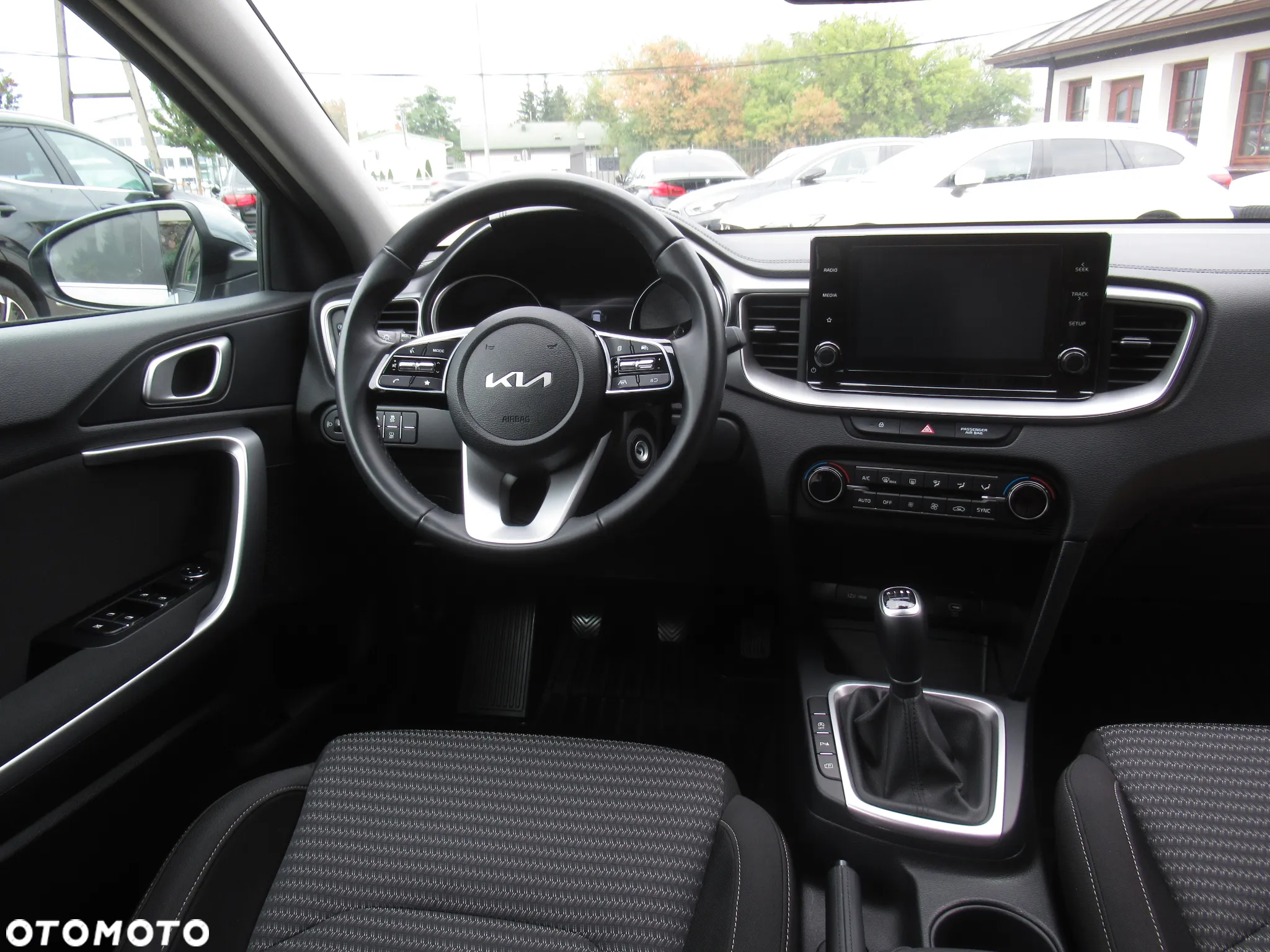 Kia Ceed 1.5 T-GDI M - 11