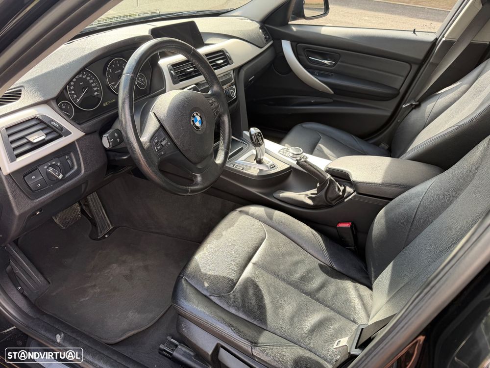 BMW 330 e iPerformance Line Luxury - 18