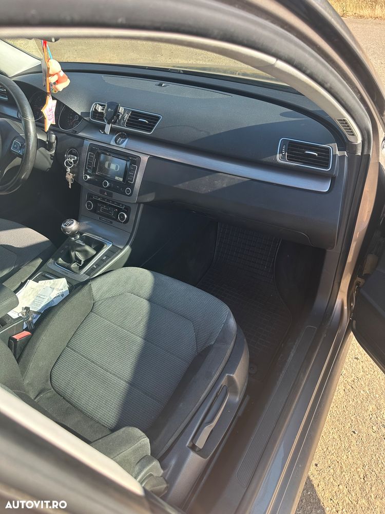 Volkswagen Passat 2.0 TDI Blue TDI Highline - 9