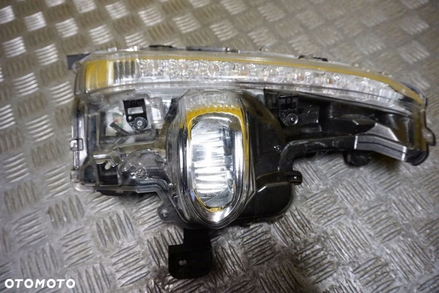 TOYOTA PRIUS PRIME 2017- LAMPA HALOGEN DRL LED PRAWA EU - 4