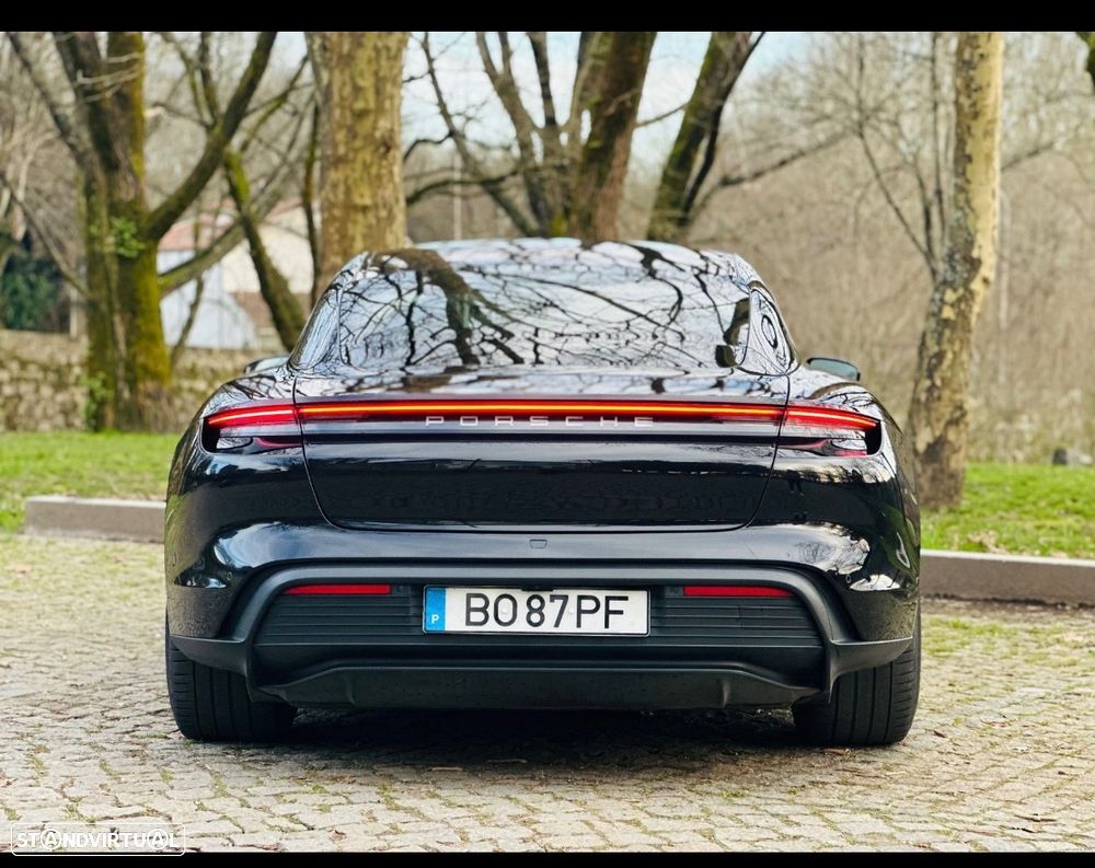 Porsche Taycan 4 - 9