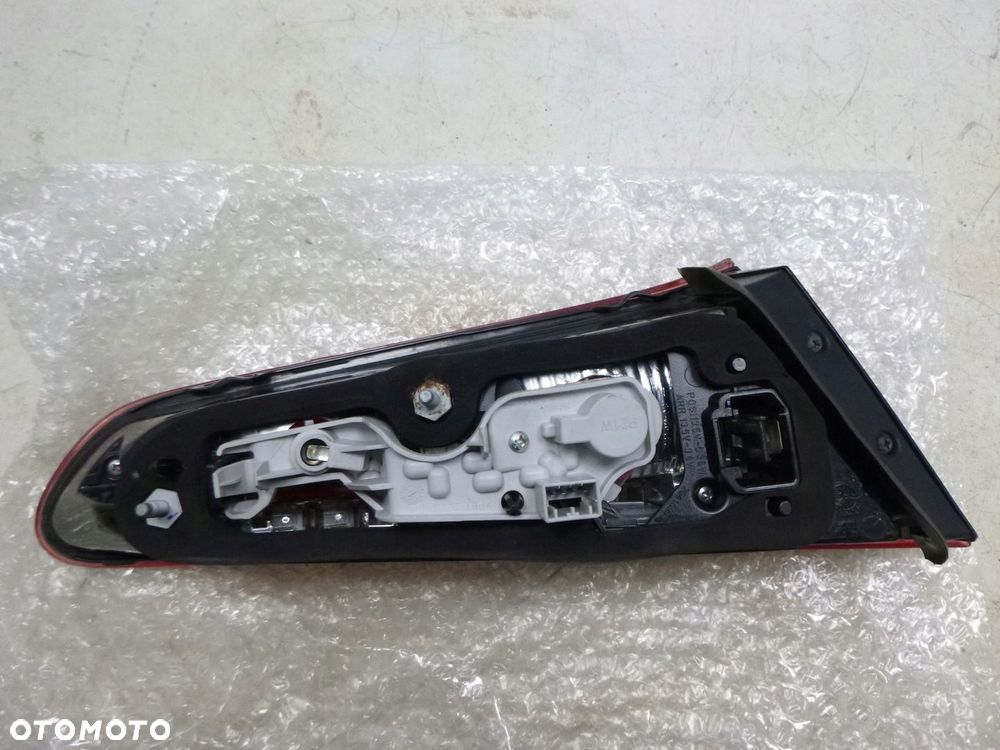 ALFA ROMEO GULIETTA LAMPA TYLNA TYŁ PRAWA W KLAPE - 10