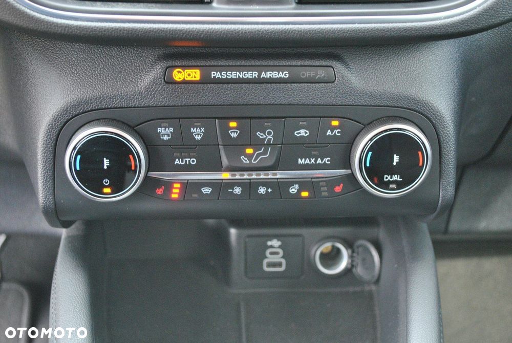 Ford Kuga 2.5 FHEV FWD Titanium X - 23