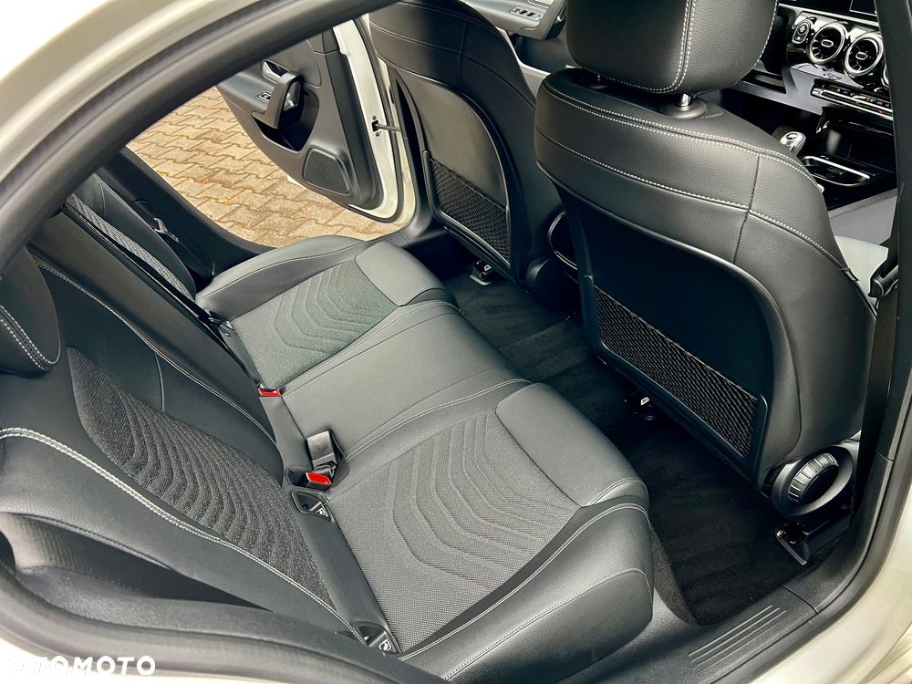 Mercedes-Benz Klasa A 200 d Style - 24