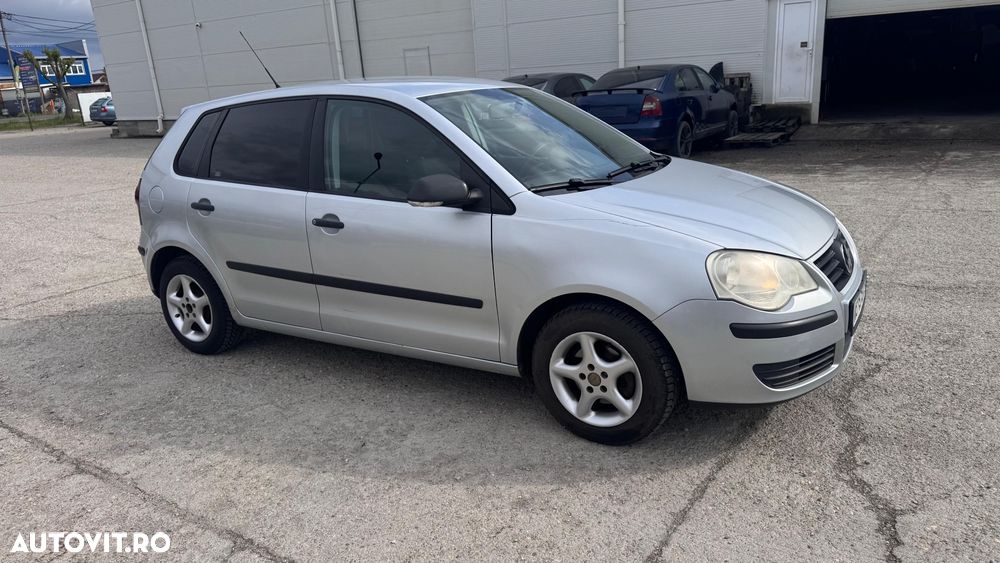 Volkswagen Polo 1.2 Attractive - 4