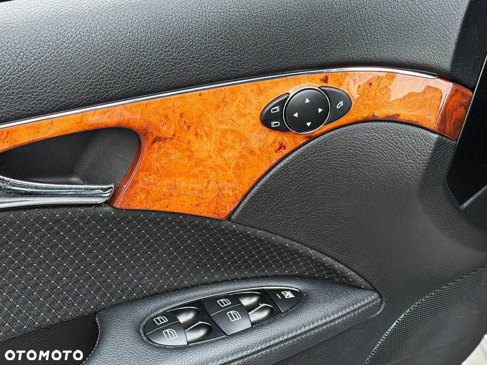 Mercedes-Benz Klasa E - 32