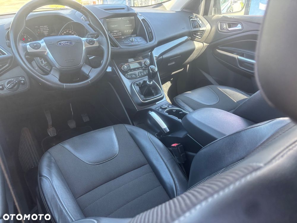 Ford Kuga 1.5 EcoBoost 2x4 Titanium - 26