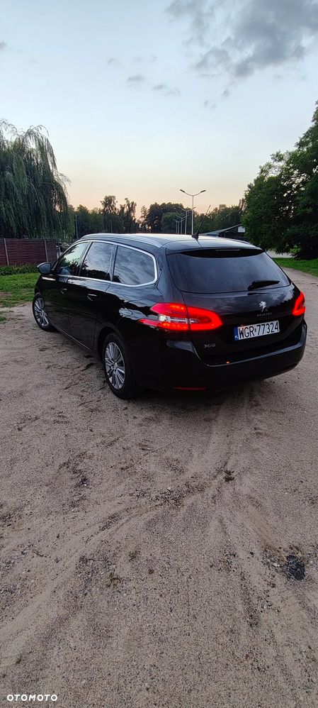 Peugeot 308 1.2 PureTech GPF Allure S&S - 12