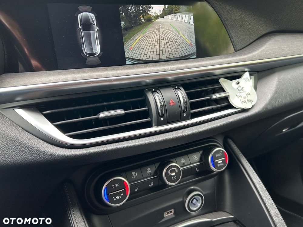 Alfa Romeo Stelvio 2.0 Turbo 16V AT8-Q4 Executive - 25