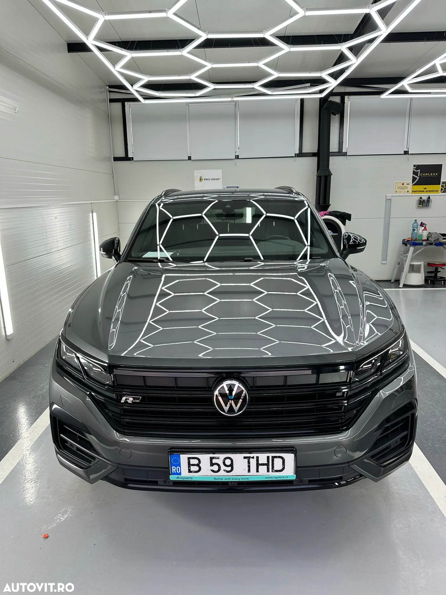 Volkswagen Touareg V6 TSI R-Style - 20