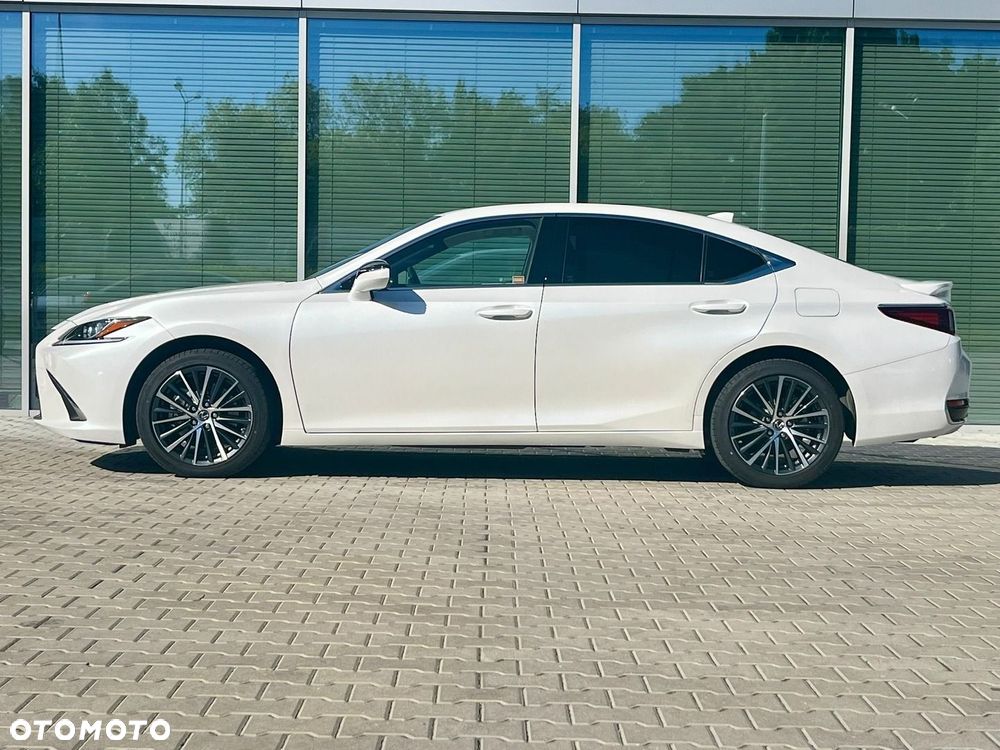 Lexus ES 300h Business Edition - 3