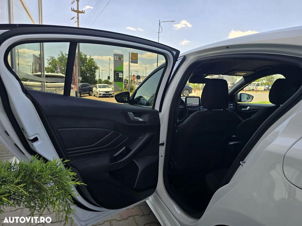 Ford Focus 1.5 EcoBoost ST-Line - 14
