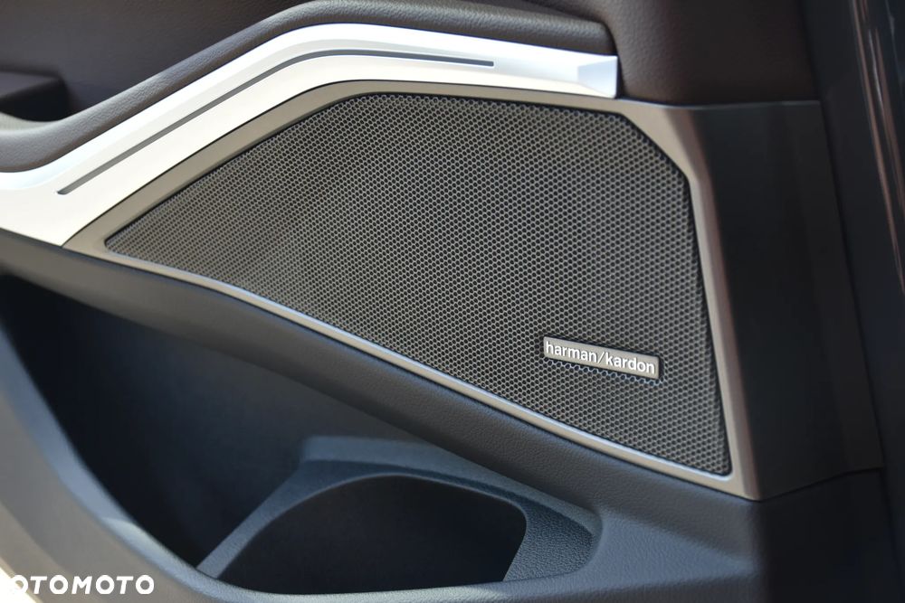 BMW Seria 3 330i xDrive M Sport - 10
