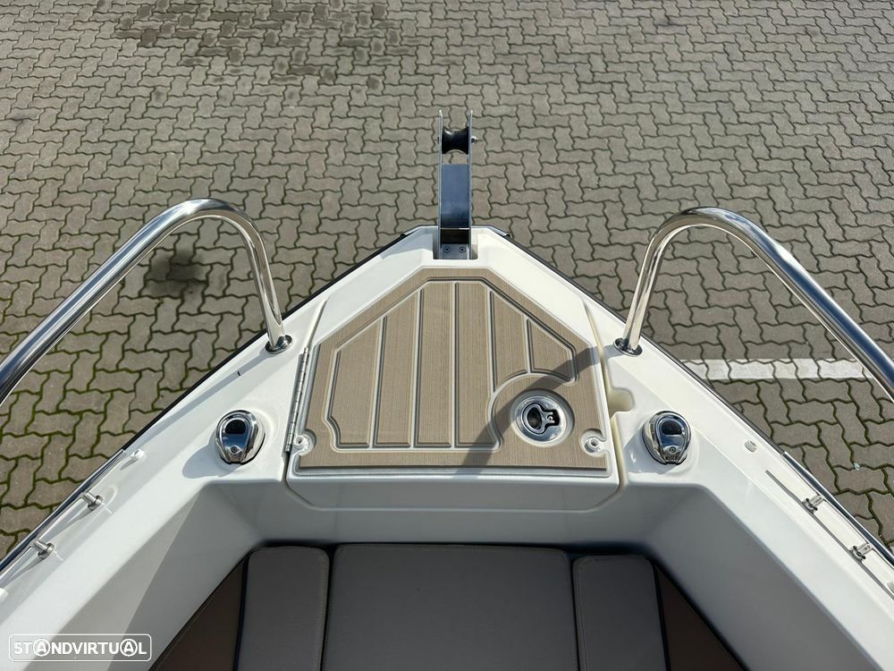 Quicksilver Activ 605 Bowrider - 19