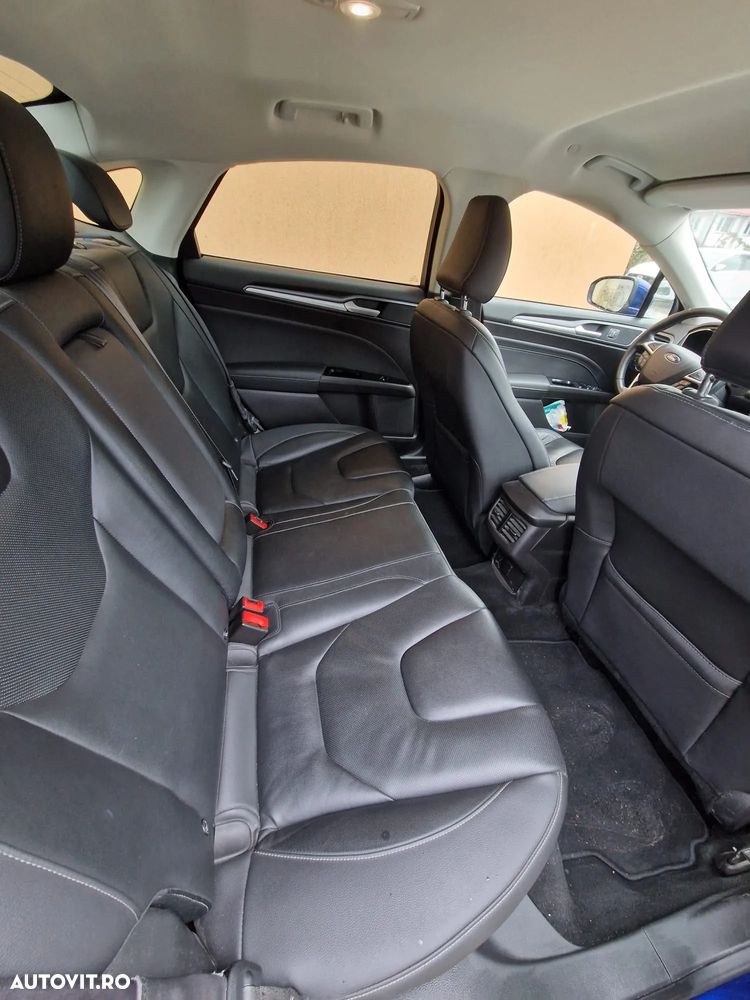 Ford Mondeo 2.0 HEV Titanium - 16
