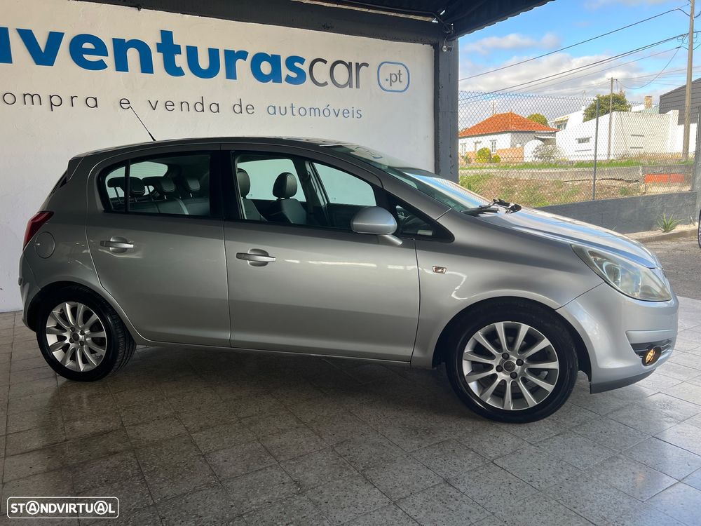 Opel Corsa 1.2 Cosmo - 4