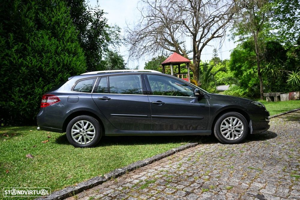 Renault Laguna Break 2.0 dCi Dynamique S 120g - 12